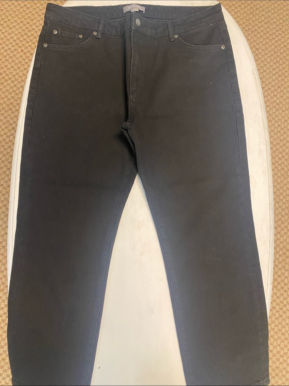 Slim Fit Men's Black Jeans - Modern Everyday Style